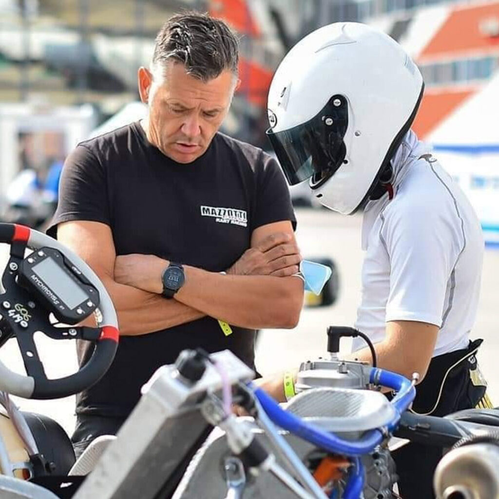 Roberto Mazzotti con un pilota